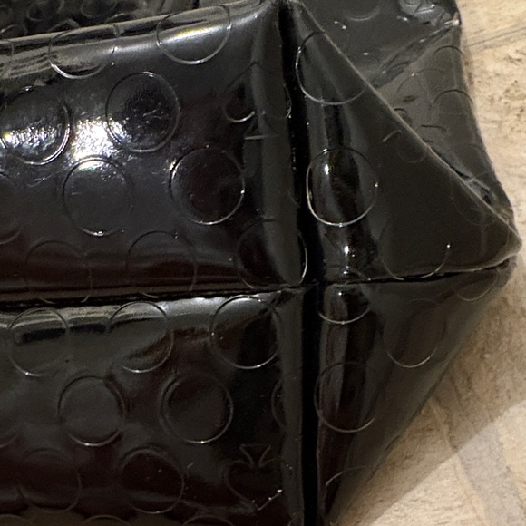 Kate Spade Glossy Black Circle and Spade Pattern Tote - Picture 6 of 16